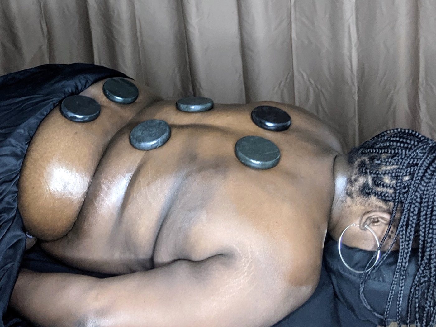 Hot stones therapy